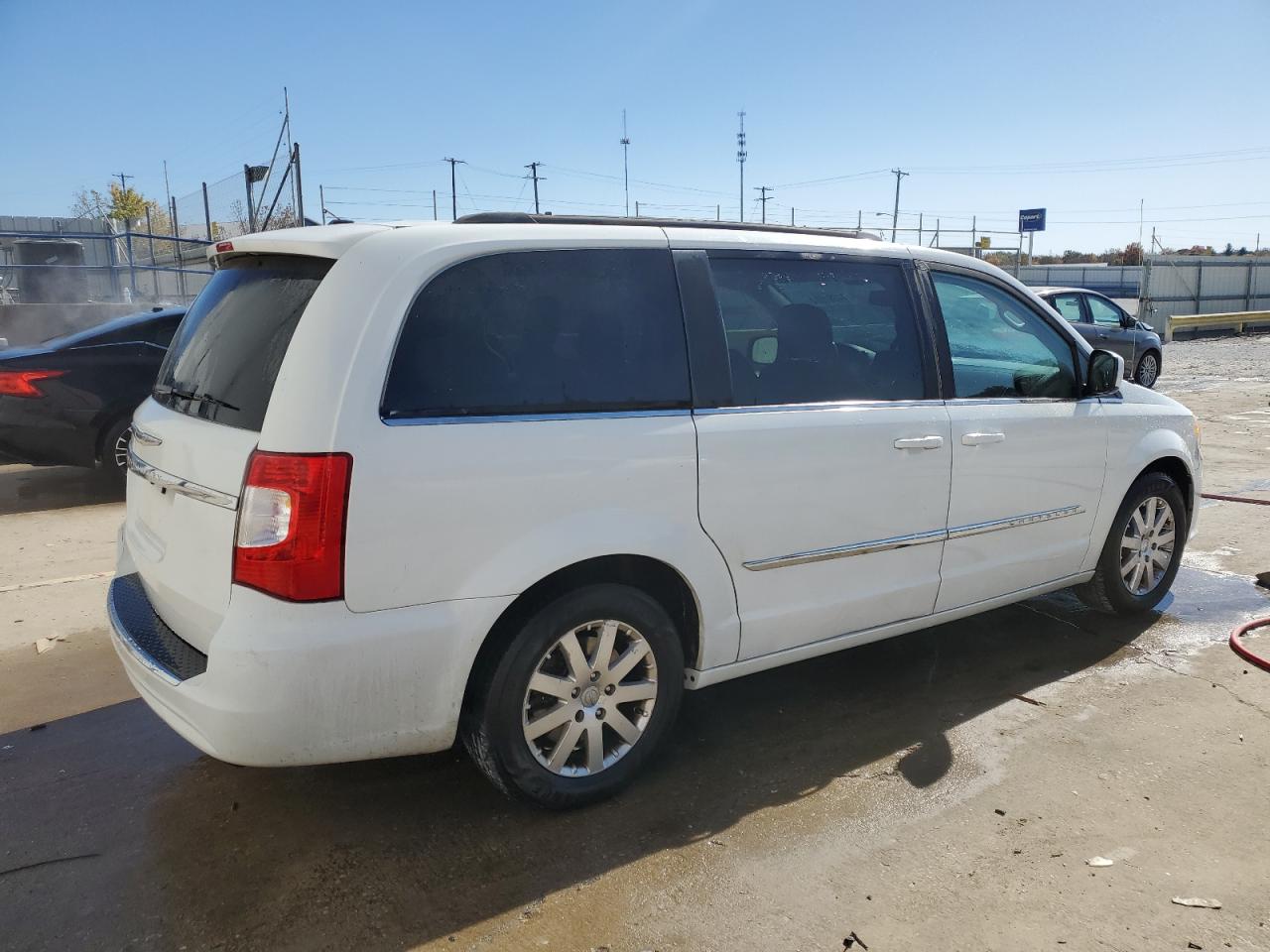 2014 Chrysler Town & Country VIN 2C4RC1BG2ER445982 Copart auction photo, side damage thumbnail 3