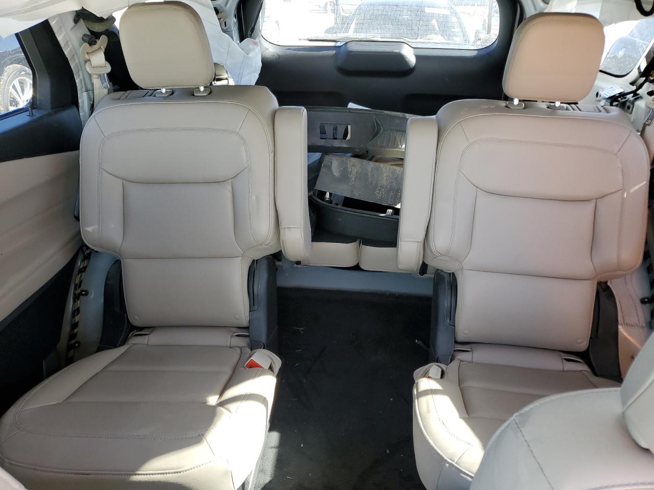 2022 Ford Explorer VIN 1FMSK7DHXNGB92002 Copart auction photo, side / rear end damage thumbnail 10