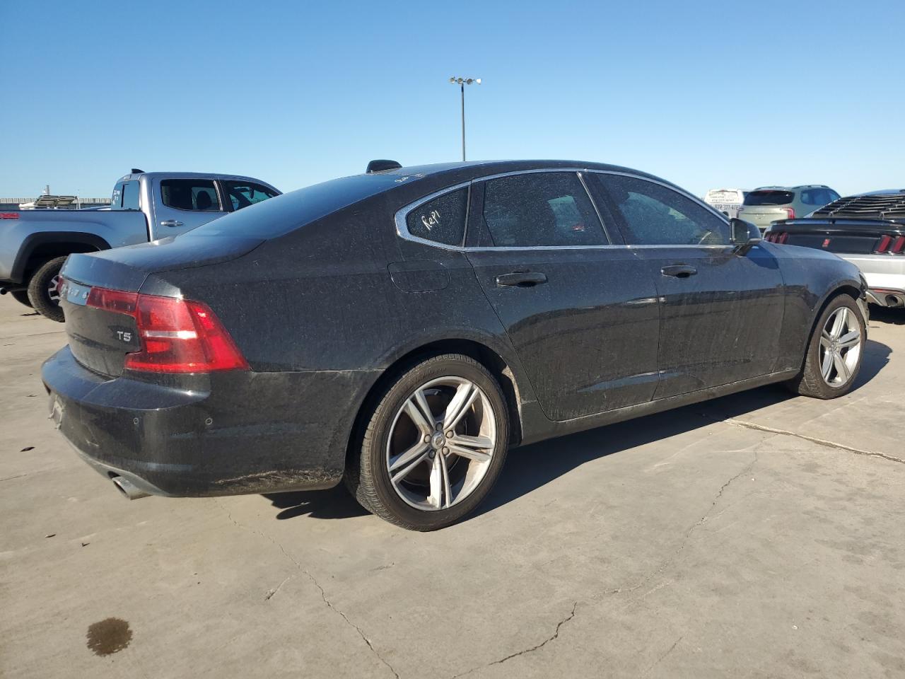 2017 Volvo S90 VIN YV1102AK2H1007631 Copart auction photo, front end damage thumbnail 3