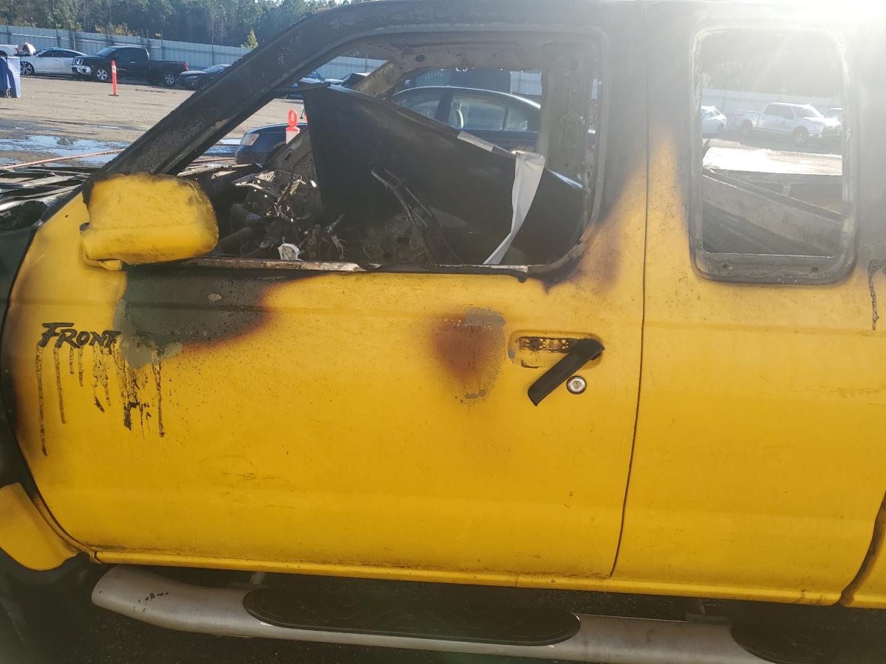 2000 Nissan Navara (Frontier) VIN 1N6ED26Y2YC341443 Copart auction photo, burn - engine / burn - interior damage thumbnail 7