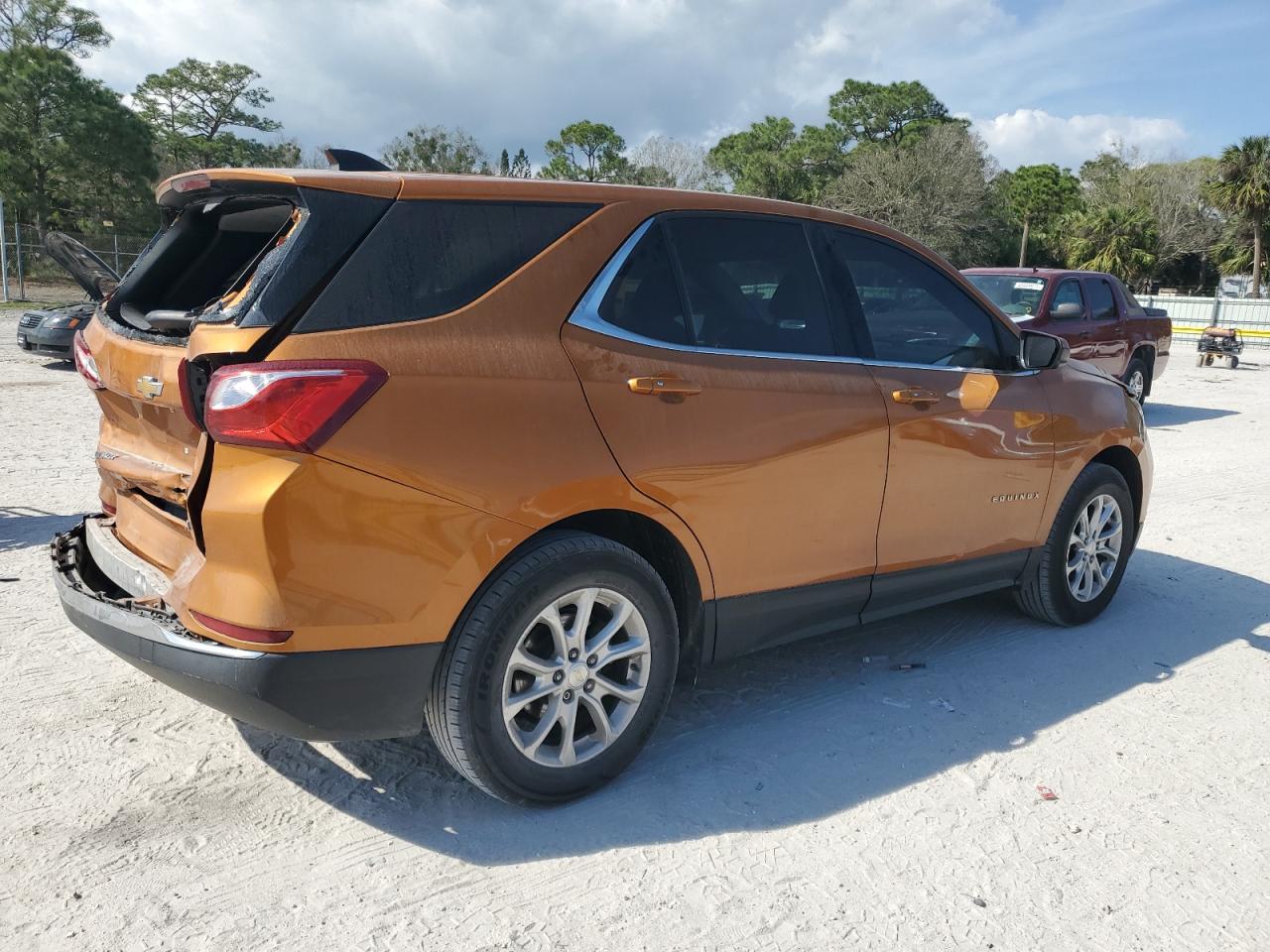 2018 Chevrolet Equinox VIN 2GNAXSEV0J6108375 Copart auction photo, rear end / minor dent/scratches damage thumbnail 3