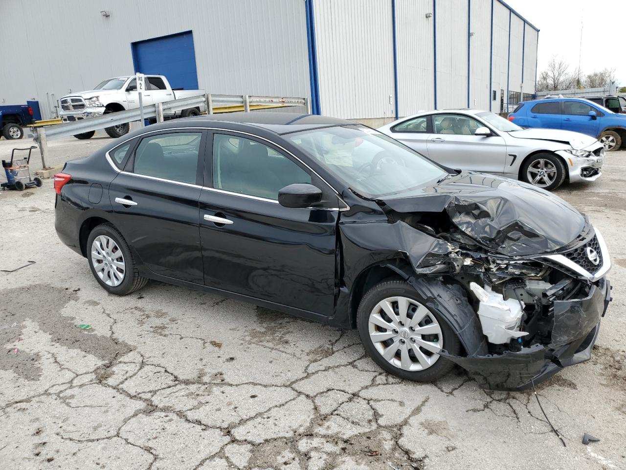 2017 Nissan Sentra VIN 3N1AB7AP8HY391633 Copart auction photo, front end damage thumbnail 4