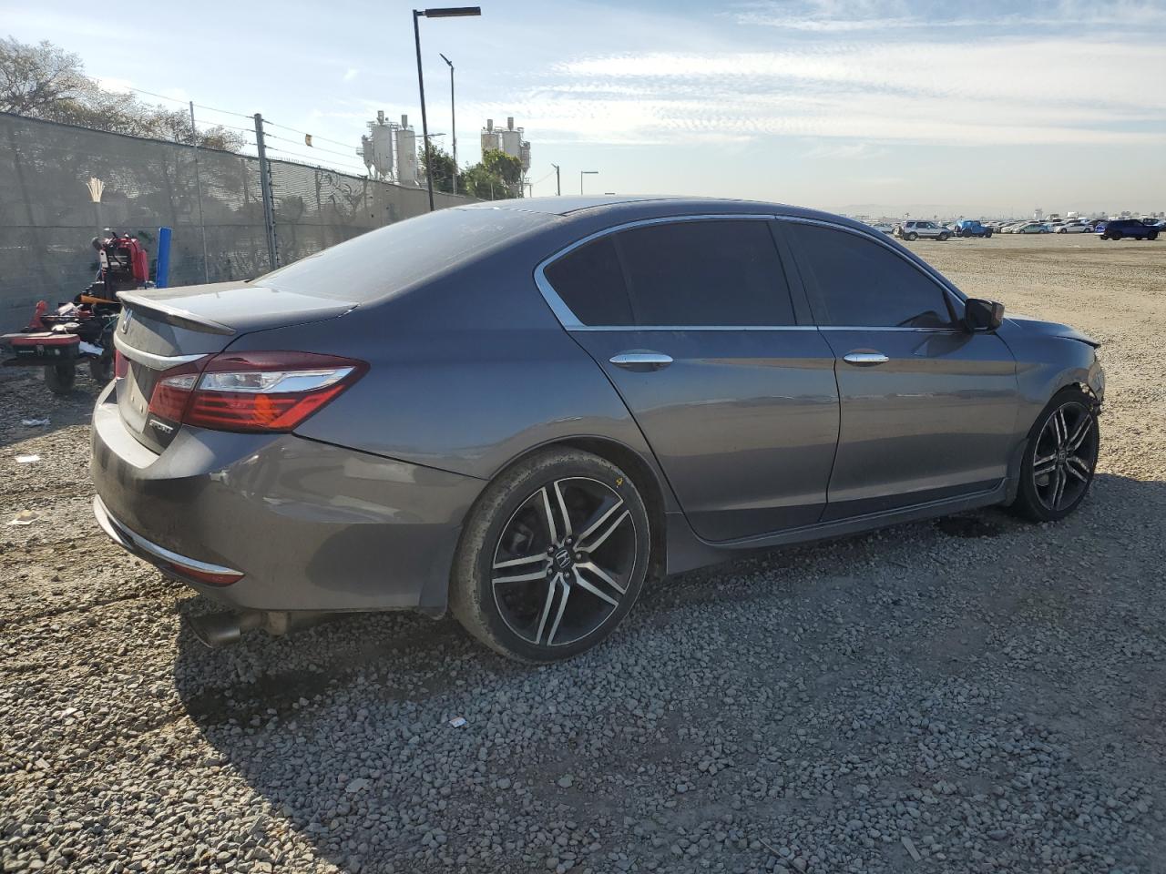 2017 Honda Accord VIN 1HGCR2F5XHA163442 Copart auction photo, front end damage thumbnail 3