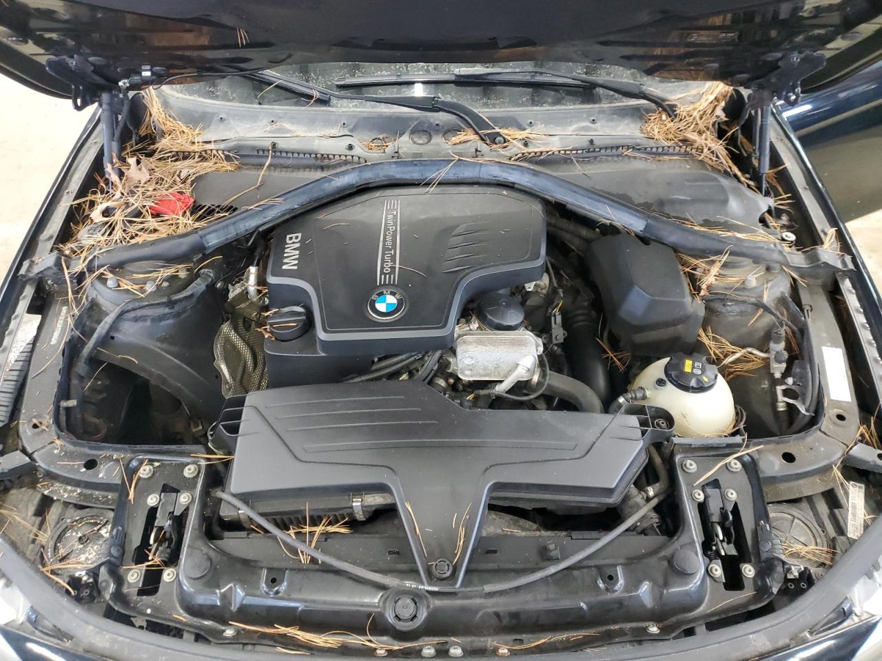 2015 BMW 3er VIN WBA3C3C57FK202292 Copart auction photo, minor dent/scratches damage thumbnail 11