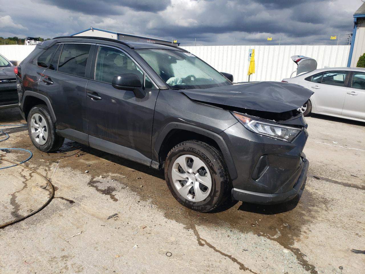 2021 Toyota RAV 4 VIN 2T3H1RFV4MC113931 Copart auction photo, front end damage thumbnail 4