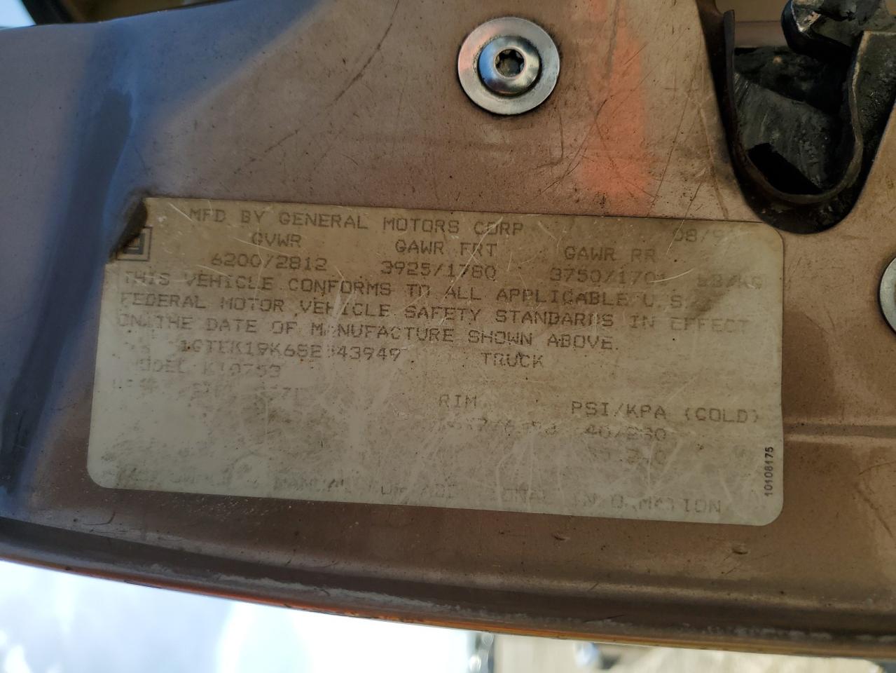 1995 GMC Sierra VIN 1GTEK19K6SE543949 Copart auction photo, rear end / all over damage thumbnail 12