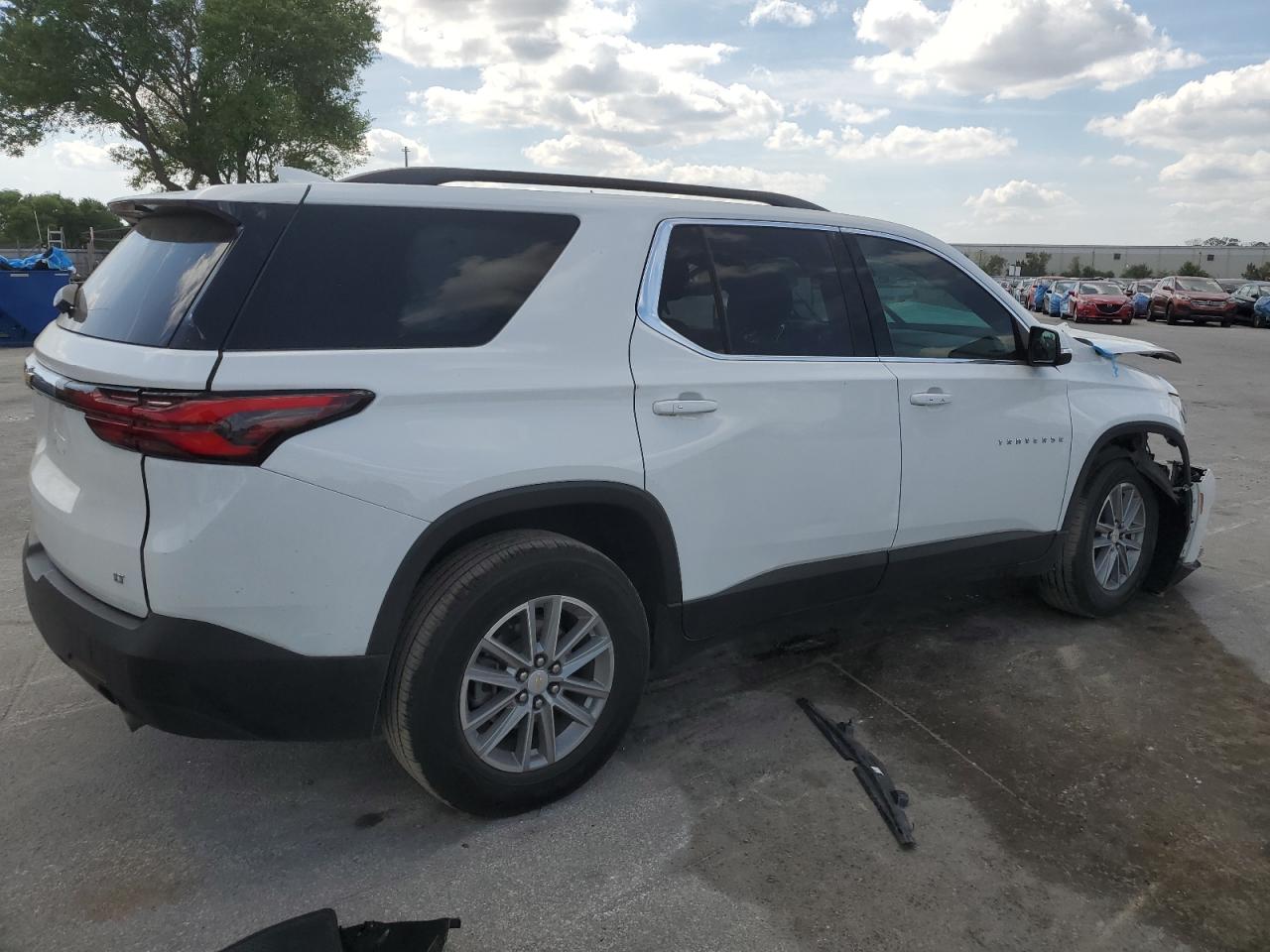 2022 Chevrolet Traverse VIN 1GNERGKW9NJ125738 Copart auction photo, front end / side damage thumbnail 3