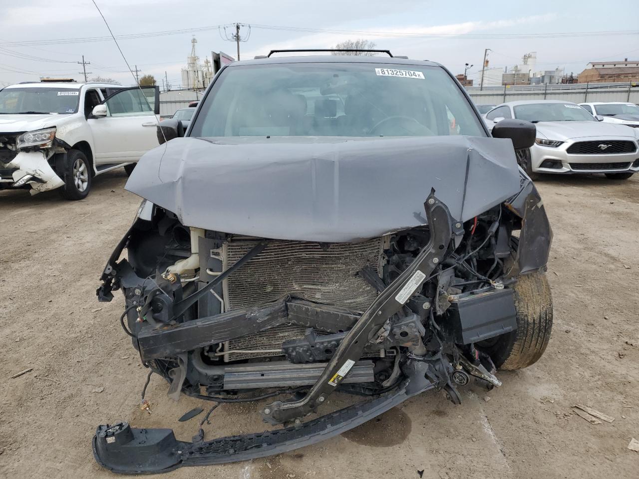 2018 Dodge Caravan VIN 2C4RDGCG9JR129830 Copart auction photo, all over damage thumbnail 5