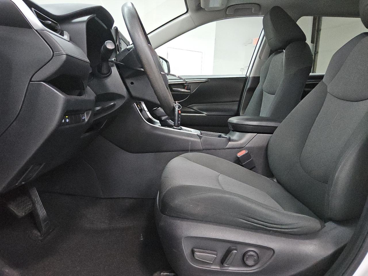 2020 Toyota RAV 4 VIN 2T3RWRFV5LW079274 Copart auction photo, front end damage thumbnail 7