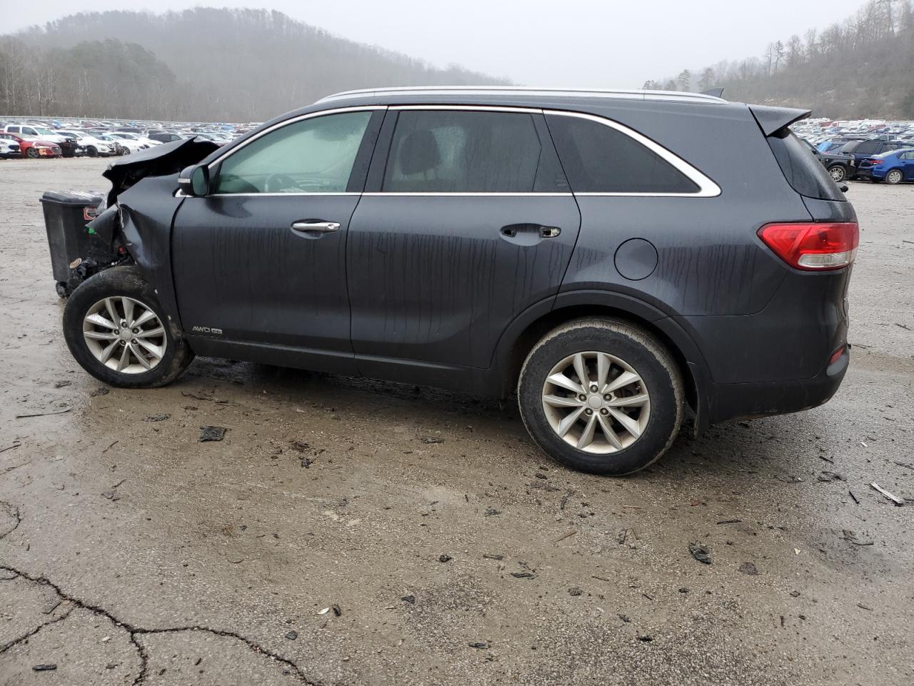 2017 KIA Sorento VIN 5XYPGDA5XHG292337 Copart auction photo, front end / side damage thumbnail 2