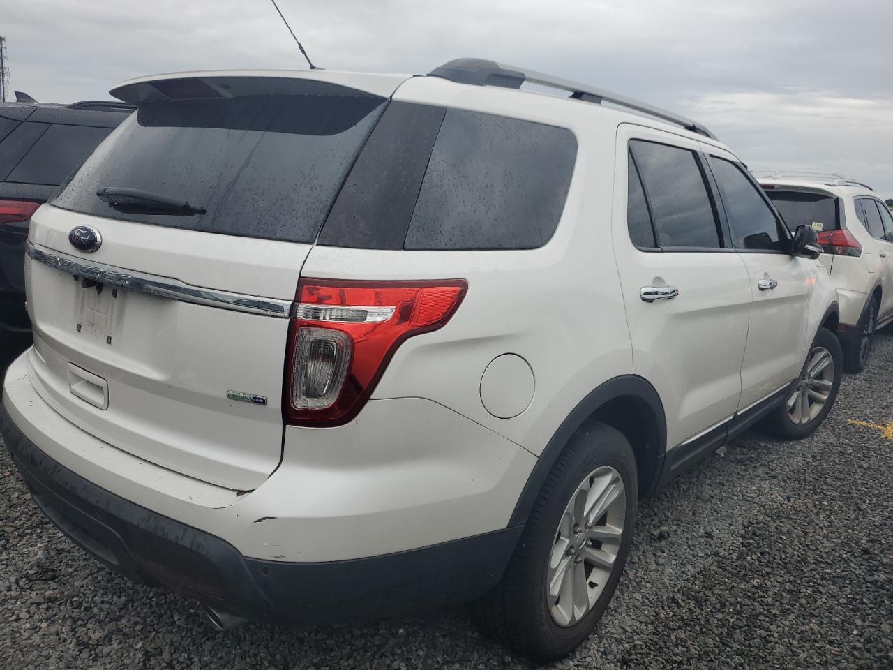 2014 Ford Explorer VIN 1FM5K8D85EGA89718 Copart auction photo, water/flood damage thumbnail 3