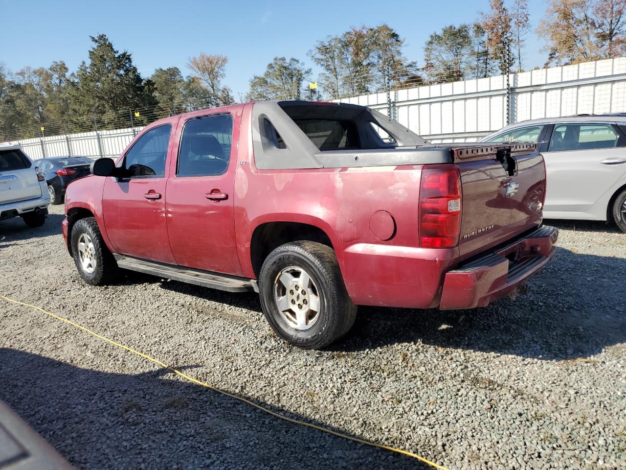 2007 Chevrolet Avalanche VIN 3GNFK12307G166338 Copart auction photo, front end damage thumbnail 2