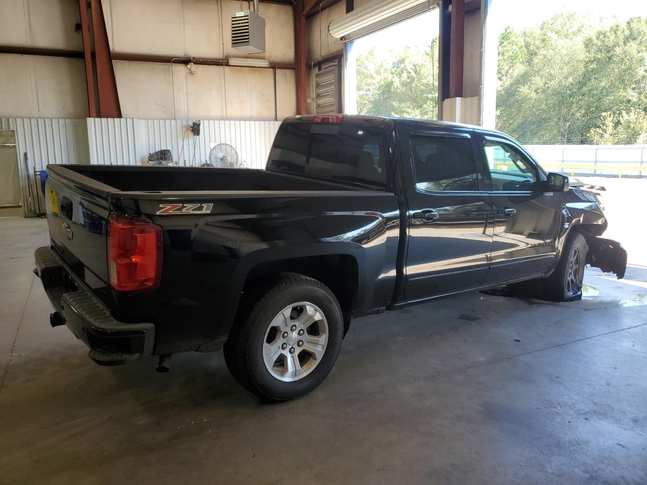 2017 Chevrolet Silverado VIN 3GCUKSEC4HG378842 Copart auction photo, front end / minor dent/scratches damage thumbnail 3