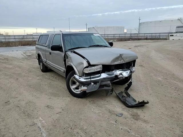 2001 Chevrolet S-10 Pickup VIN 1GCCS19W118252265 Copart auction photo, front end damage thumbnail 10