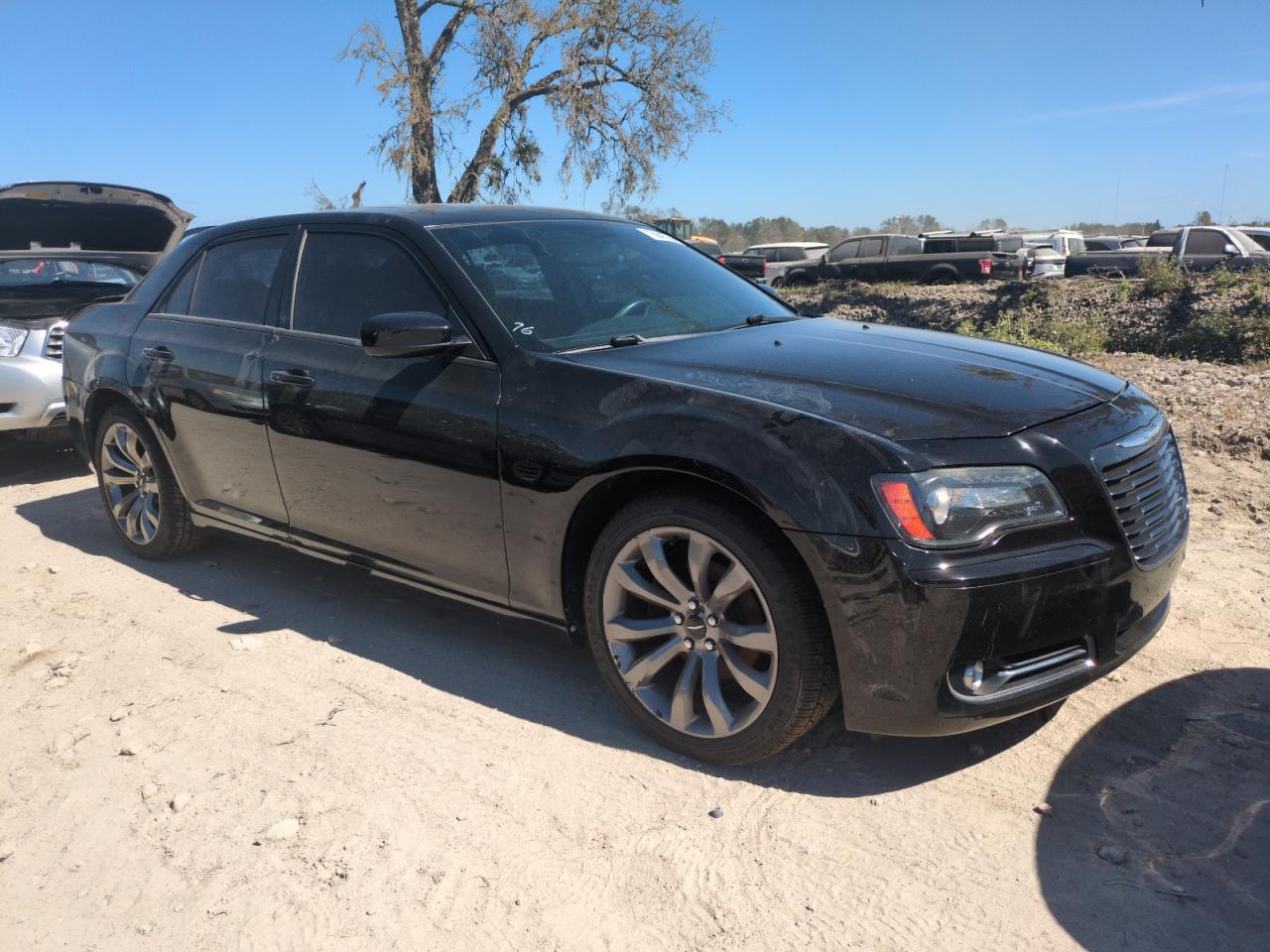 2014 Chrysler 300 VIN 2C3CCABG0EH352376 Copart auction photo, water/flood damage thumbnail 4