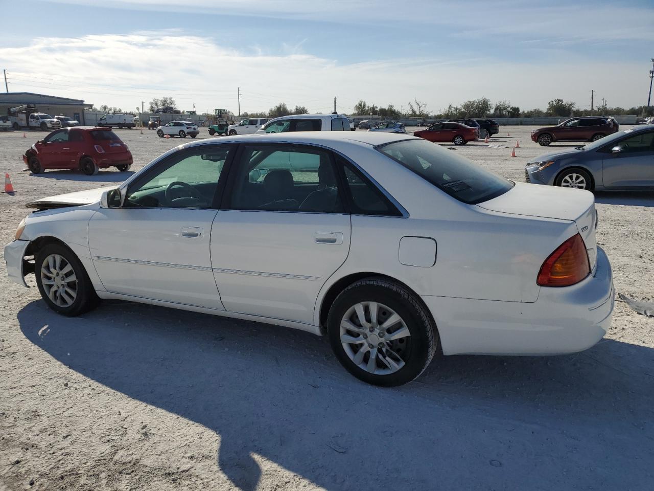 2000 Toyota Avalon VIN 4T1BF28B0YU038501 Copart auction photo, front end damage thumbnail 2