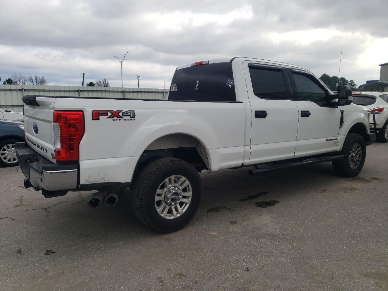 2018 Ford F250 VIN 1FT7W2BT7JEC13130 Copart auction photo, side / front end damage thumbnail 3