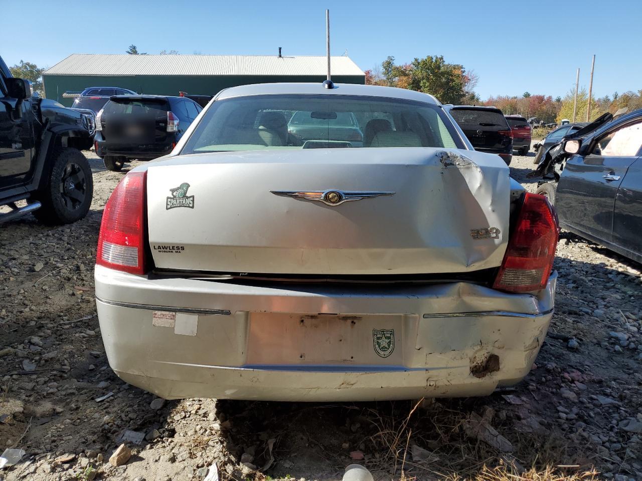 2006 Chrysler 300 VIN 2C3LA53G76H189772 Copart auction photo, rear end / minor dent/scratches damage thumbnail 6