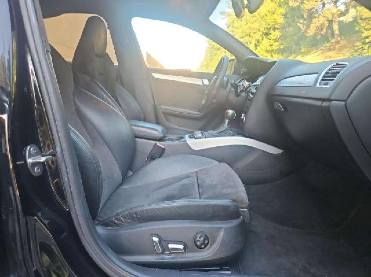 2013 Audi RS4 VIN WAUBGAFL8DA060844 Copart auction photo, normal wear damage thumbnail 5