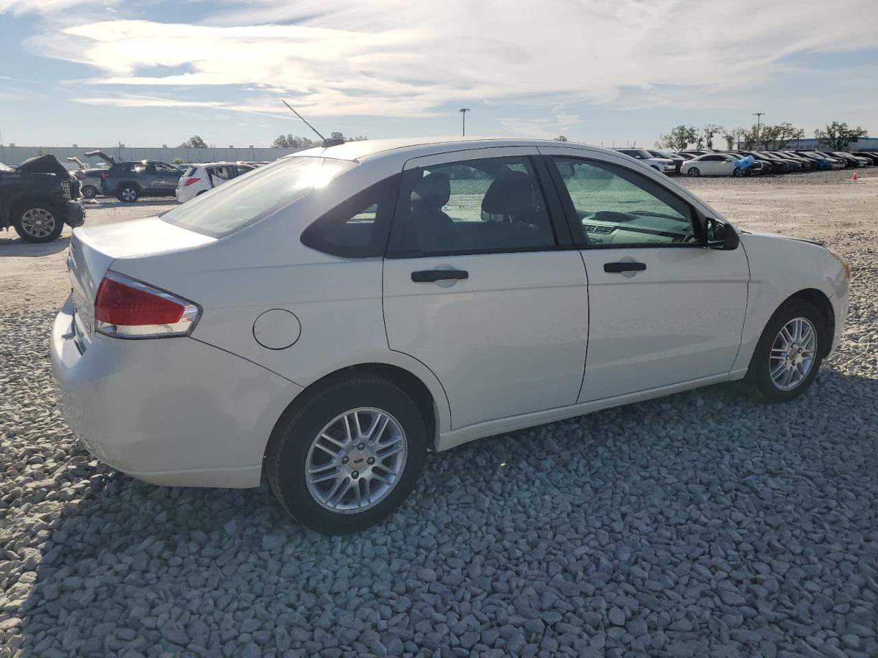 2009 Ford Focus VIN 1FAHP35N39W188243 Copart auction photo, front end damage thumbnail 3