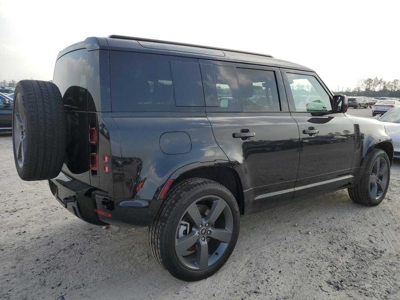 2025 Land Rover Defender VIN SALE27EU5S2387925 Copart auction photo, front end / side damage thumbnail 3