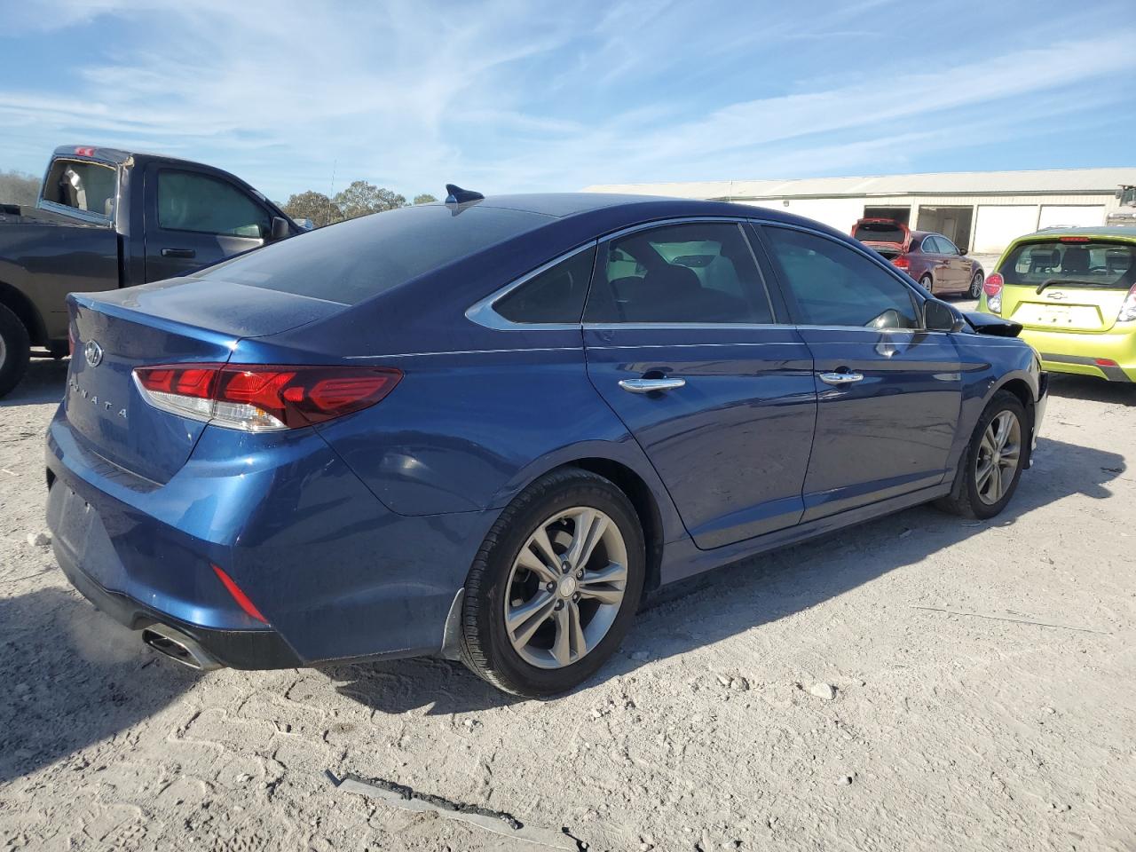 2018 Hyundai Sonata VIN 5NPE34AF8JH712185 Copart auction photo, front end / minor dent/scratches damage thumbnail 3