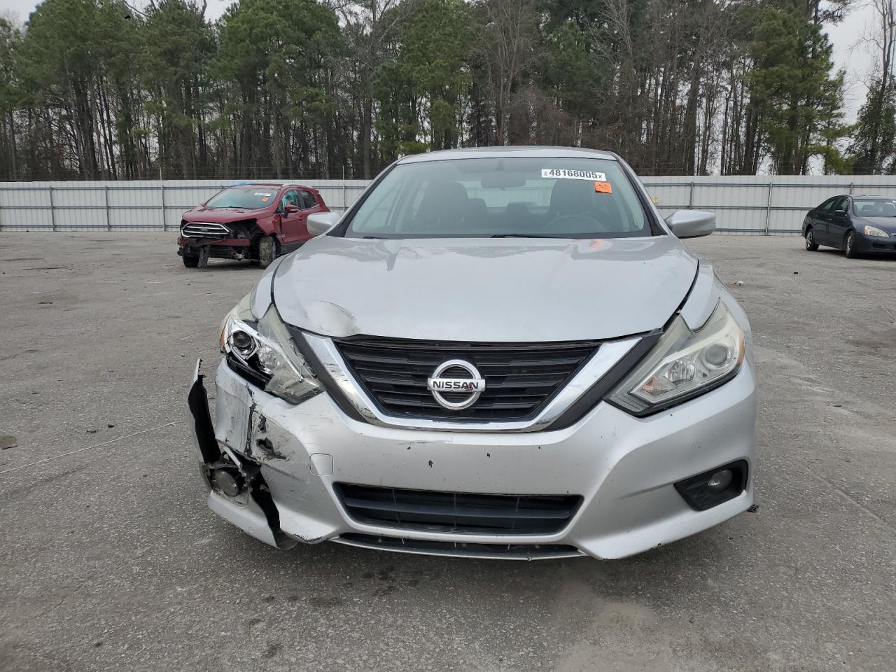 2017 Nissan Altima VIN 1N4AL3AP2HC124747 Copart auction photo, front end / side damage thumbnail 5