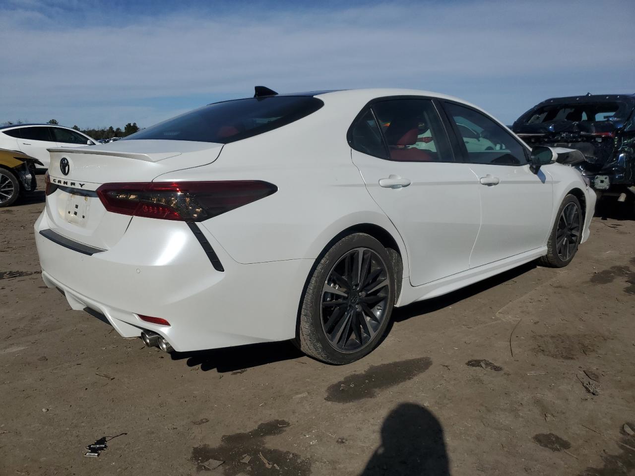 2018 Toyota Camry VIN 4T1BZ1HK4JU005055 Copart auction photo, front end / minor dent/scratches damage thumbnail 3