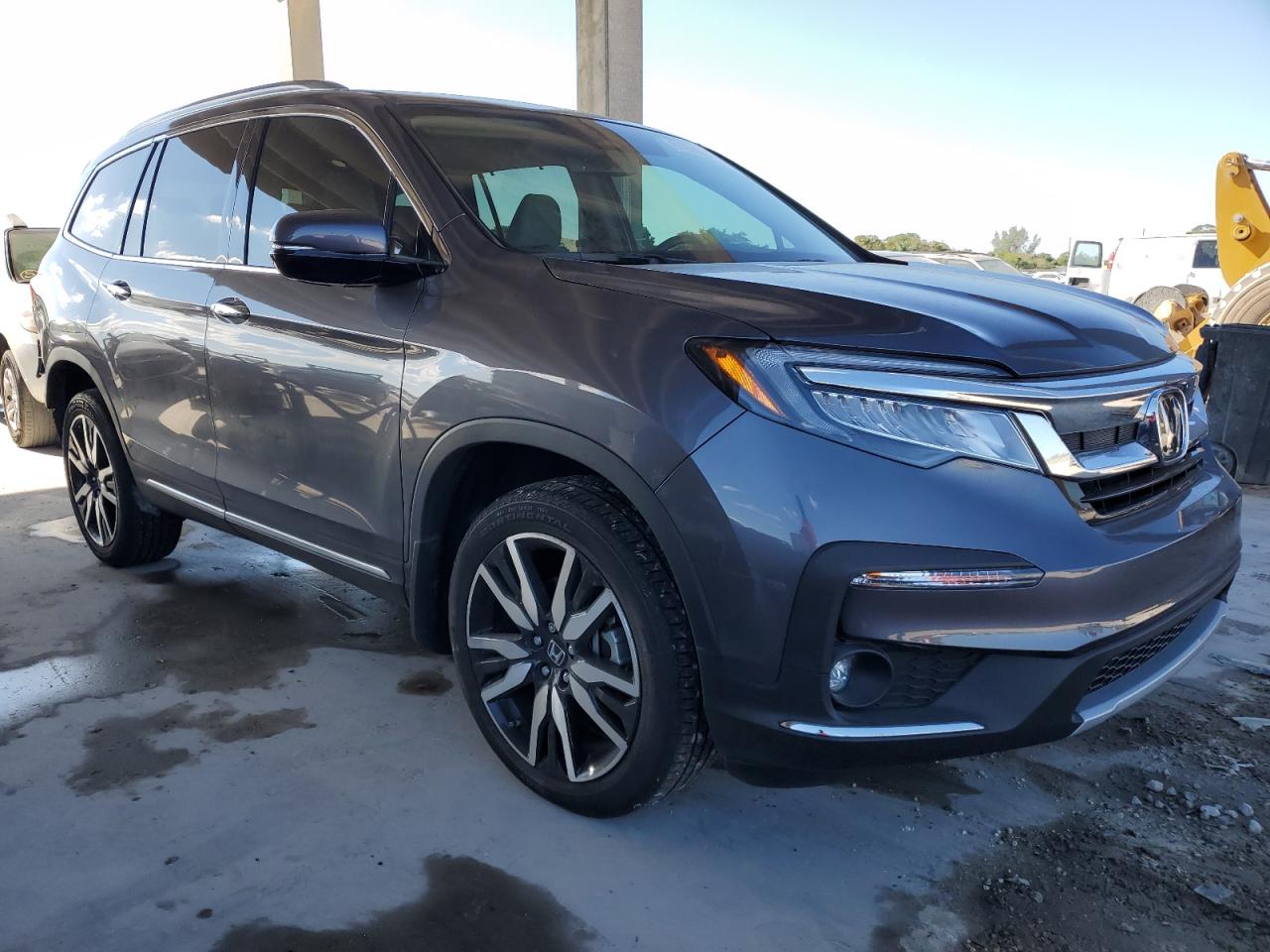 2020 Honda Pilot VIN 5FNYF5H94LB015429 Copart auction photo, rear end / minor dent/scratches damage thumbnail 4