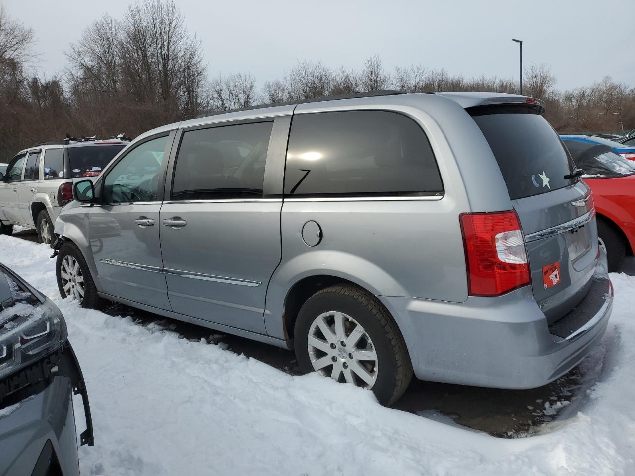 2013 Chrysler Town & Country VIN 2C4RC1BG7DR689593 Copart auction photo, front end / minor dent/scratches damage thumbnail 2
