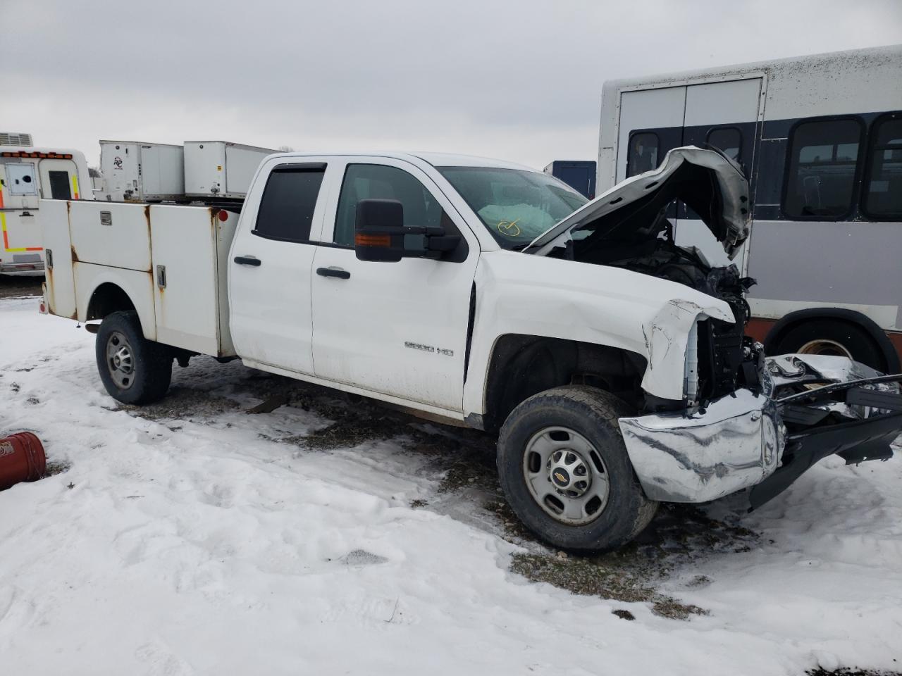 2015 Chevrolet Silverado VIN 1GC2KUEG3FZ520598 Copart auction photo, front end / minor dent/scratches damage thumbnail 4