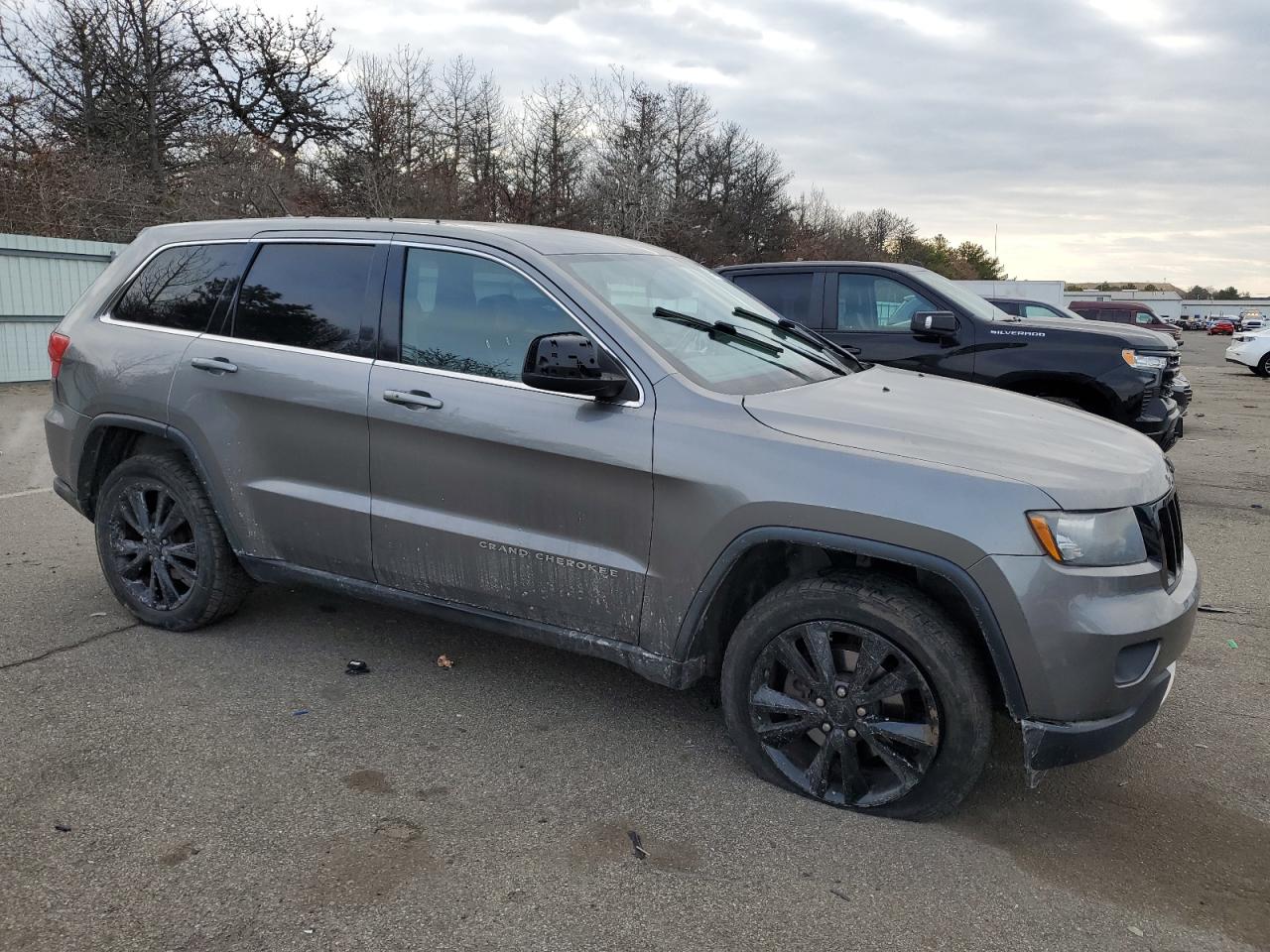 2013 Jeep Grand Cherokee VIN 1C4RJFAG4DC583356 Copart auction photo, front end / minor dent/scratches damage thumbnail 4