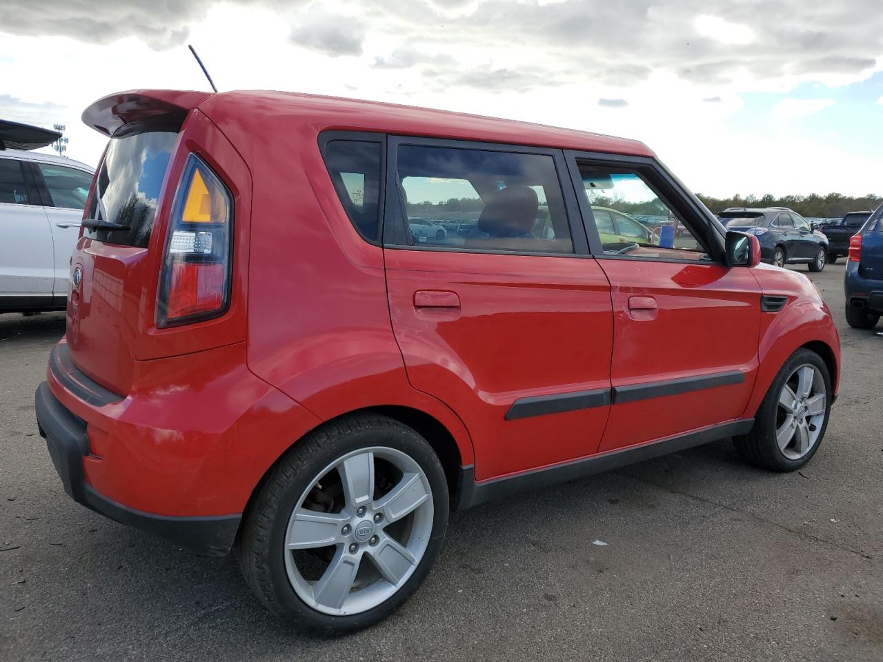 2010 KIA Soul VIN KNDJT2A29A7101277 Copart auction photo, vandalism / minor dent/scratches damage thumbnail 3