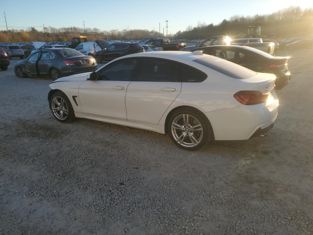 2020 BMW 4er VIN WBA4J3C01LBL11387 Copart auction photo, front end / minor dent/scratches damage thumbnail 2