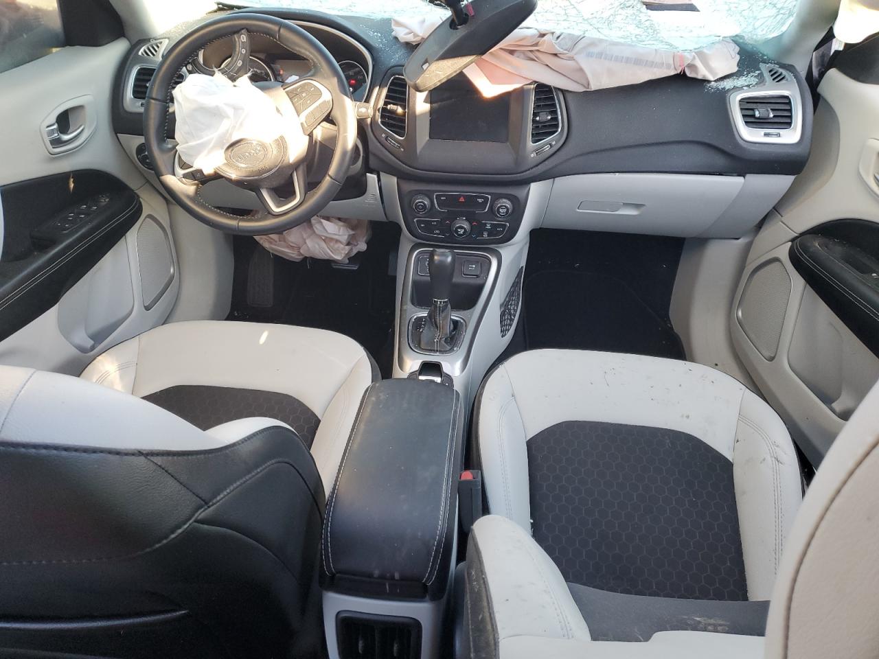 2019 Jeep Compass VIN 3C4NJCBB4KT685886 Copart auction photo, front end / side damage thumbnail 8