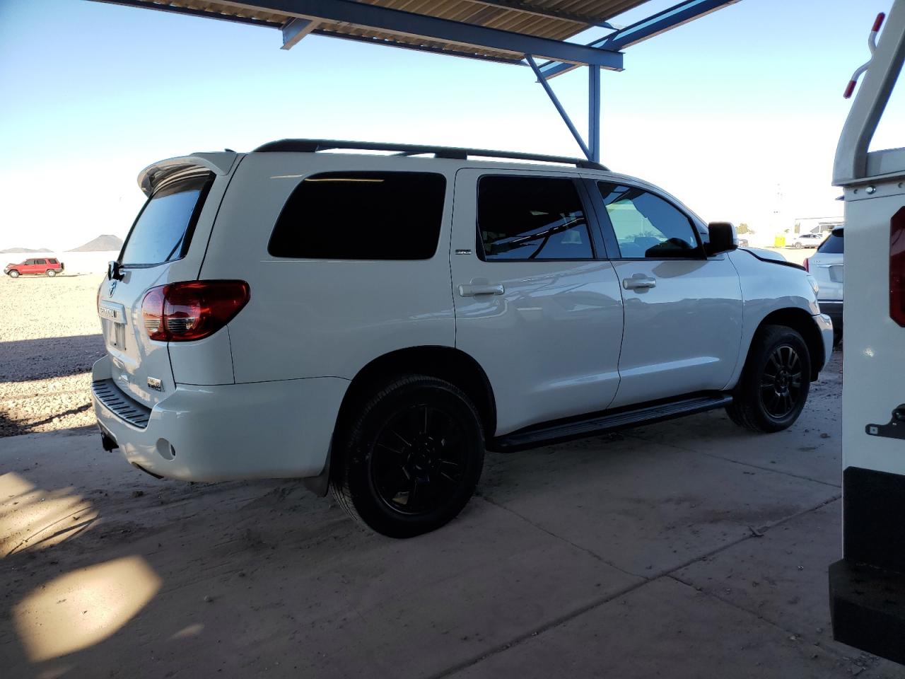 2015 Toyota Sequoia VIN 5TDZY5G13FS058038 Copart auction photo, front end damage thumbnail 3