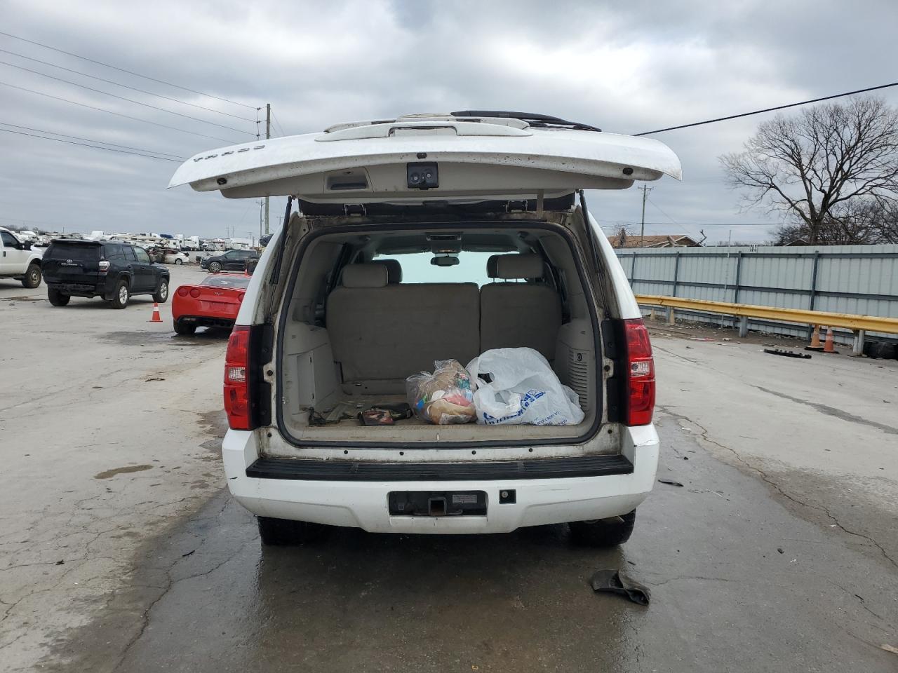 2007 Chevrolet Tahoe VIN 1GNFC13C67R285815 Copart auction photo, biohazard/chemical / side damage thumbnail 6
