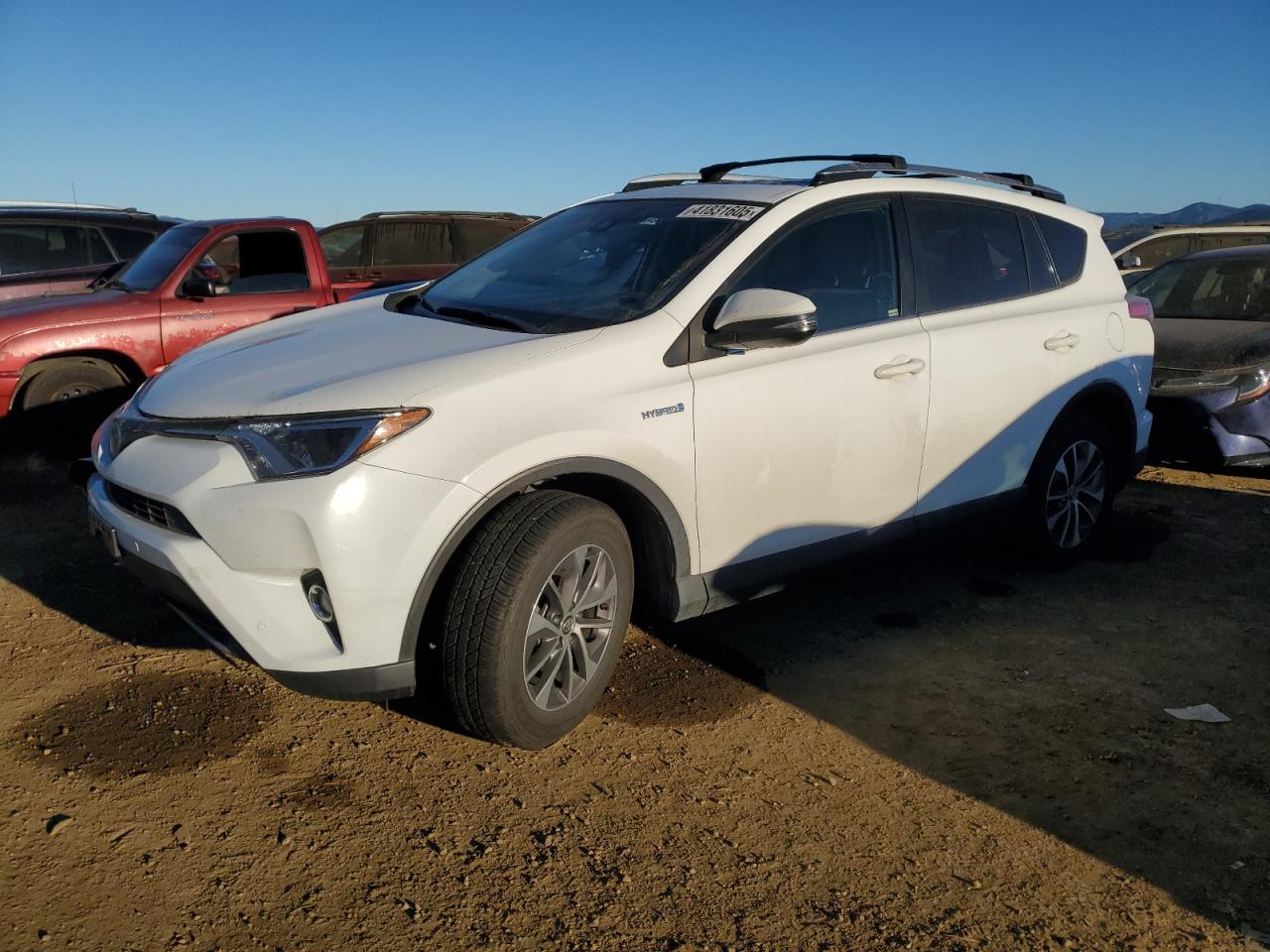 2018 Toyota RAV 4 VIN JTMRJREV0JD199977