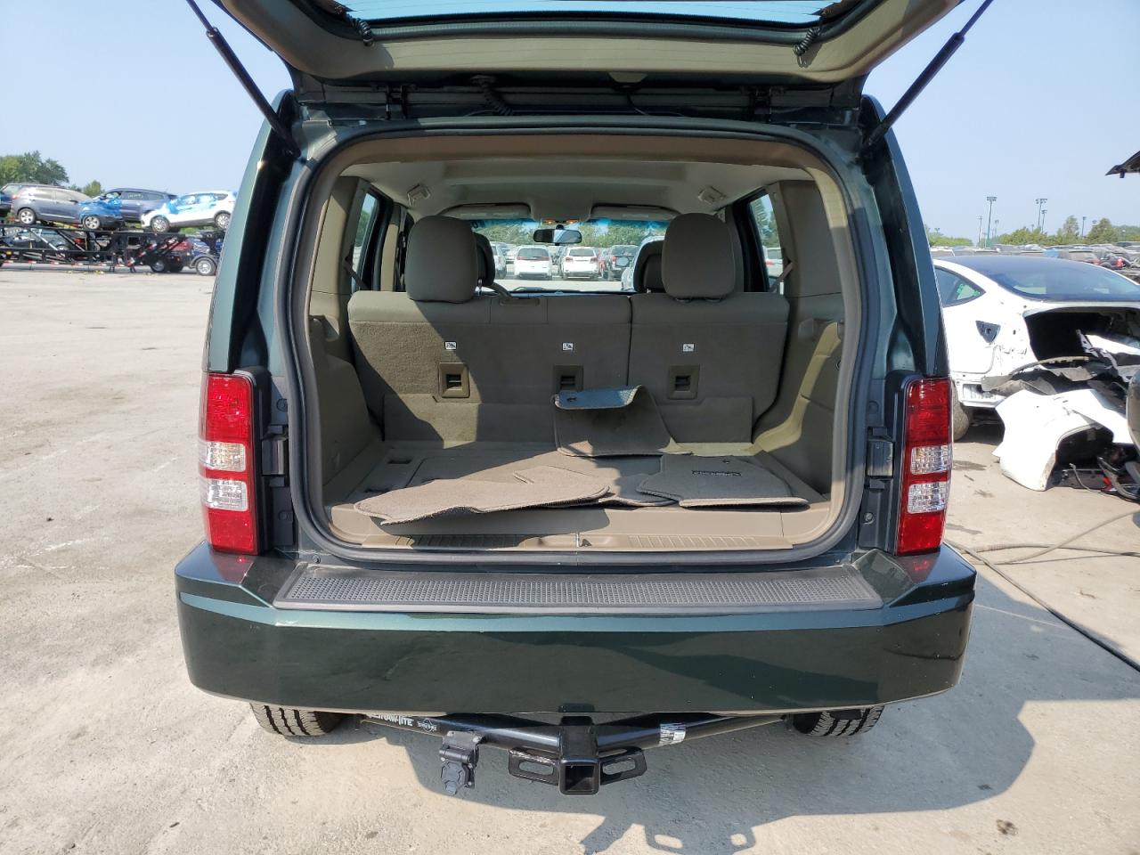 2011 Jeep Liberty (North America) VIN 1J4PN2GK1BW588228 Copart auction photo, hail damage thumbnail 6