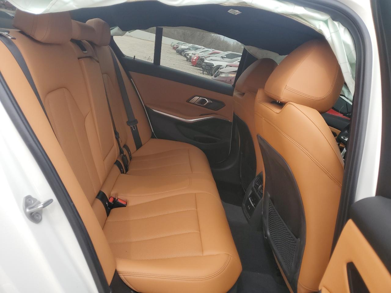 2022 BMW 3er VIN 3MW5R7J00N8C64705 Copart auction photo, side / minor dent/scratches damage thumbnail 10