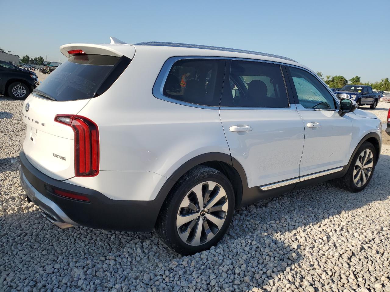 2020 KIA Telluride VIN 5XYP34HC1LG068141 Copart auction photo, front end / minor dent/scratches damage thumbnail 3