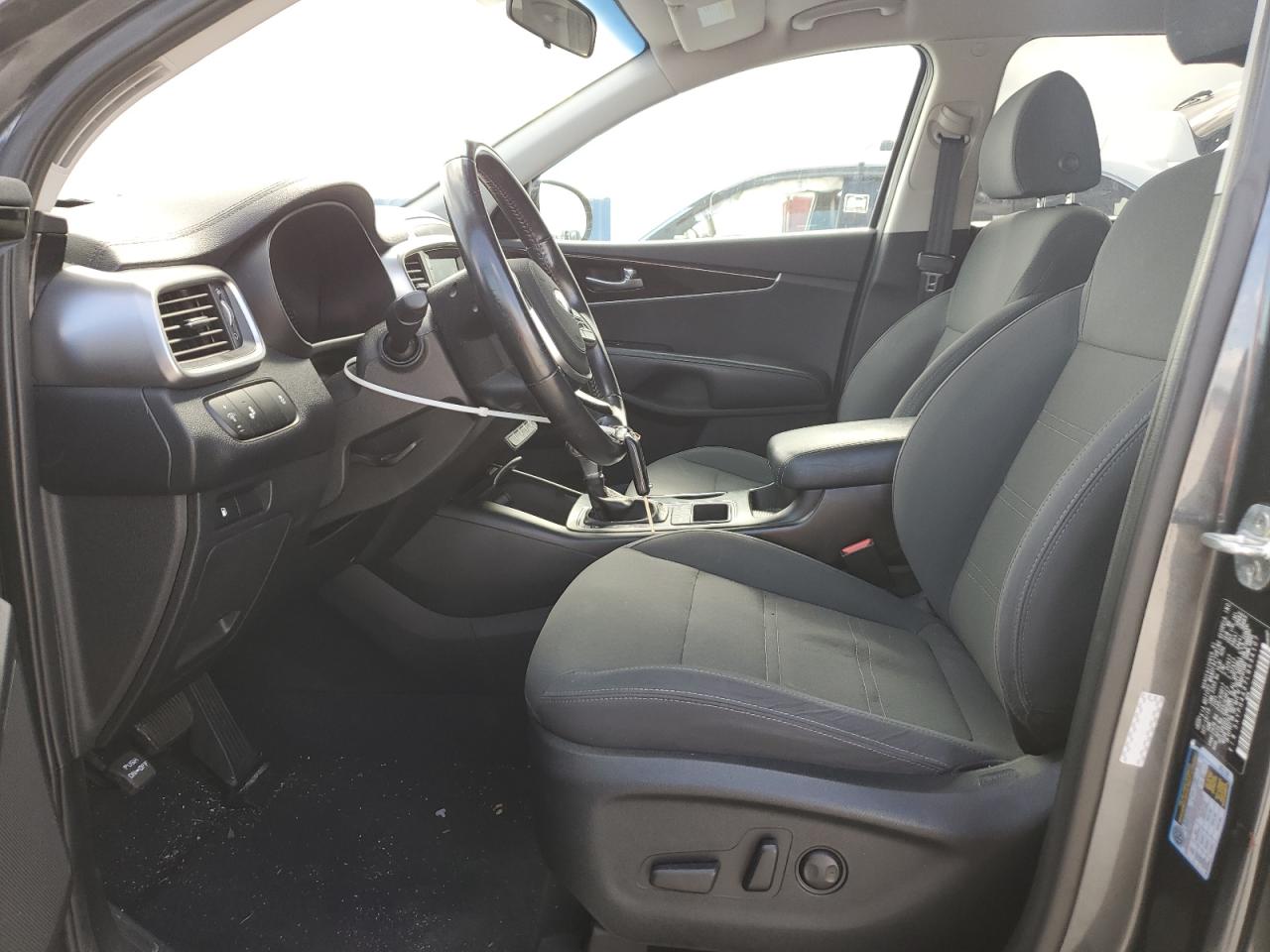 2020 KIA Sorento VIN 5XYPG4A37LG634107 Copart auction photo, water/flood damage thumbnail 7