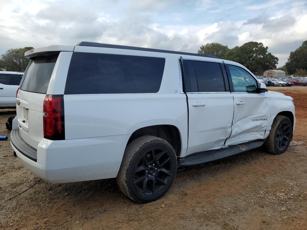 2017 Chevrolet Suburban VIN 1GNSCHKC7HR204766 Copart auction photo, side damage thumbnail 3