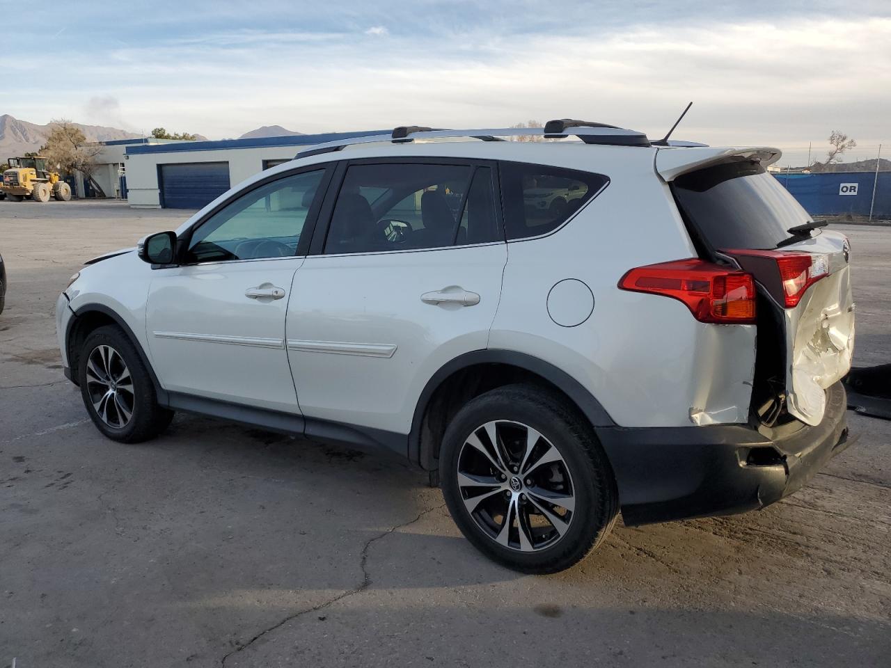 2015 Toyota RAV 4 VIN 2T3YFREV4FW194806 Copart auction photo, front end / rear end damage thumbnail 2