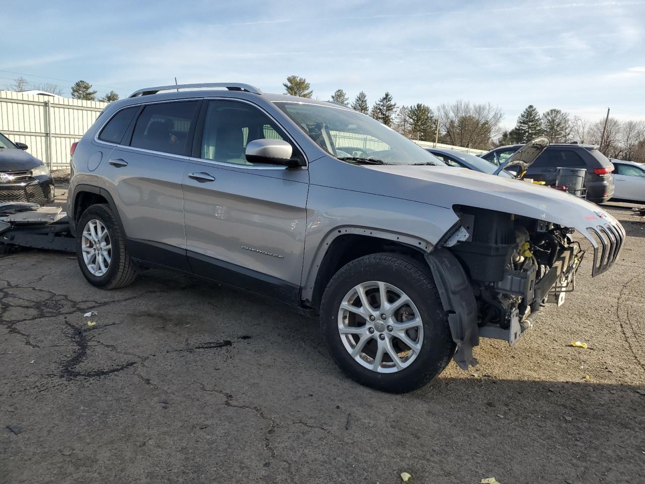 2018 Jeep Grand Cherokee VIN 1C4PJMLB3JD529646 Copart auction photo, front end / side damage thumbnail 4