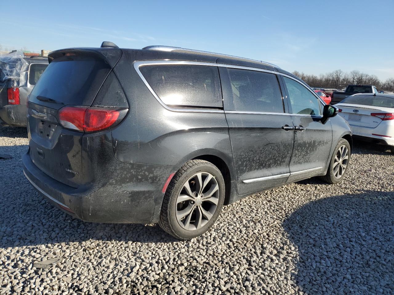2017 Chrysler Pacifica VIN 2C4RC1GG4HR838203 Copart auction photo, front end damage thumbnail 3