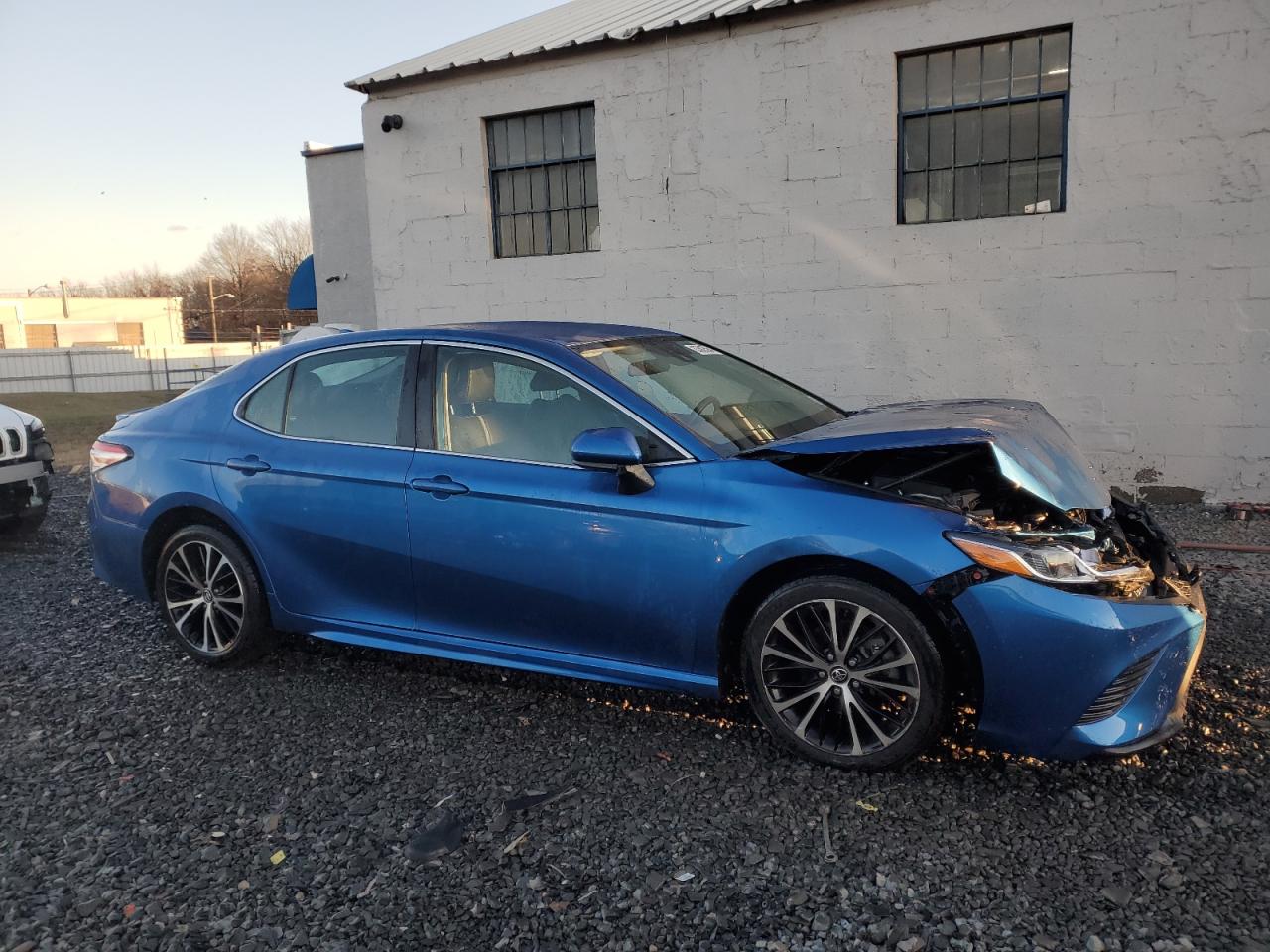 2020 Toyota Camry VIN 4T1G11AK2LU353141 Copart auction photo, front end damage thumbnail 4
