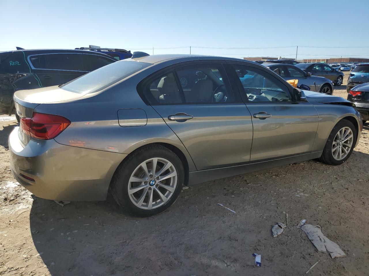 2016 BMW 3er VIN WBA8E1G50GNT99921 Copart auction photo, front end damage thumbnail 3