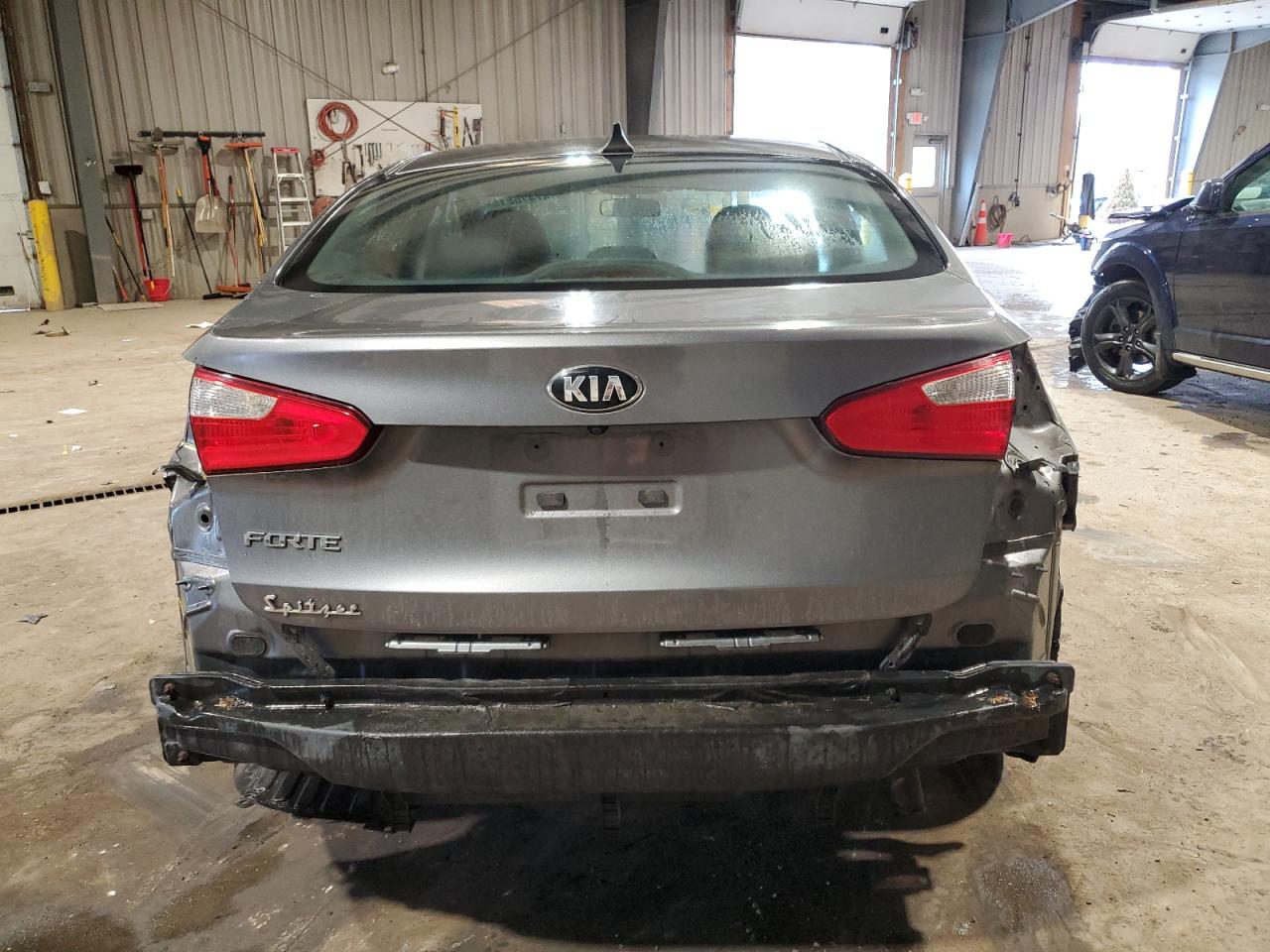 2016 KIA Forte VIN KNAFX4A63G5574862 Copart auction photo, rear end damage thumbnail 6