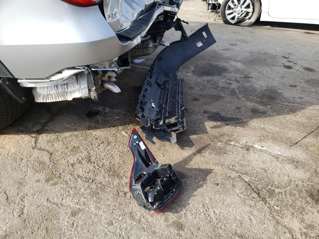 2022 Ford Explorer VIN 1FMSK7DH6NGA33901 Copart auction photo, rear end damage thumbnail 13
